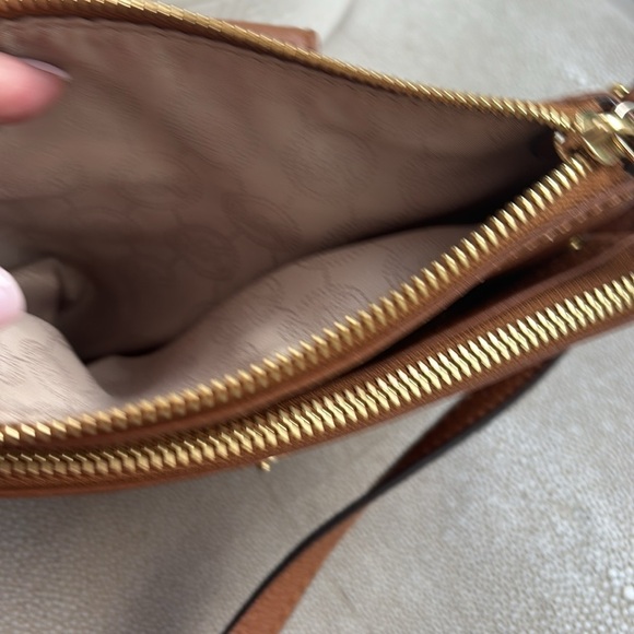 Michael Kors Leather Tan Saddle Brown Crossbody Bag bifold - Picture 9 of 14